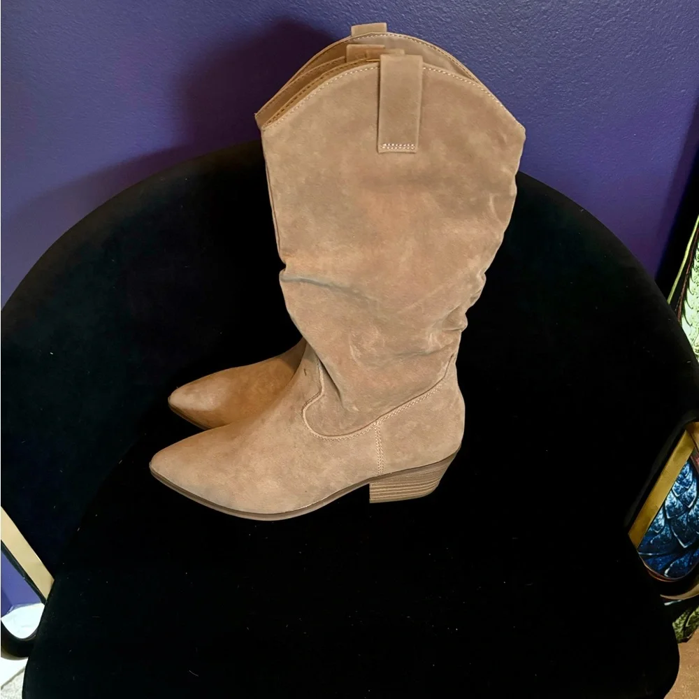 Universal Thread Boots - Picture 1 of 6